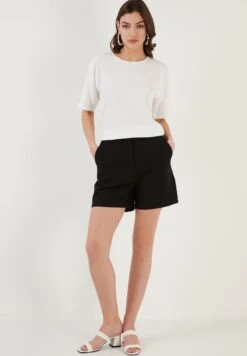 LELA Regular Fit - T-Shirt Basic - Ecru -Stijl Verkoop 126ac6cd1ee34347a9bc61faa066de1a