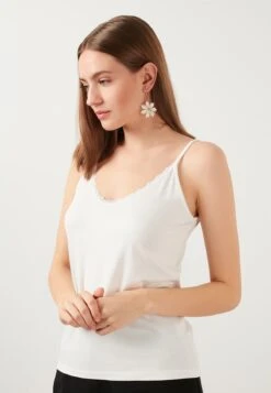 LELA Athlete - Top - Ecru 8 LELA Athlete - Top - Ecru -Stijl Verkoop 1cc4240be1d64f21bd07452c69b9b9f2