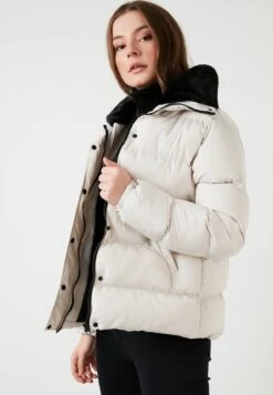 LELA High Collar Inflatable - Winterjas - Stone Colored -Stijl Verkoop 2856f7f806dc48aebd416445dd7f6985