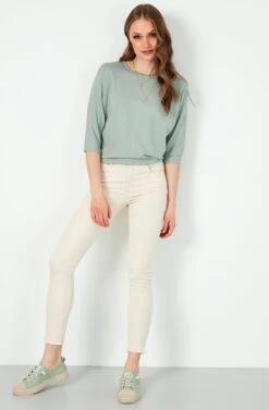 LELA Crew Neck- Longsleeve - Almond Green -Stijl Verkoop 28d79af913f6431e9808e63bbe59abc5