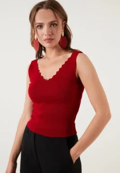 LELA Regular Fit - Top - Red -Stijl Verkoop 33bae70432924e0f8a53fe073d71408a