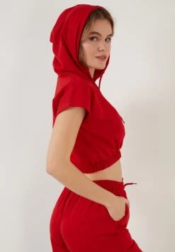 LELA Two Piece Set - Regular Fit - Shorts - Red -Stijl Verkoop 346fcdae15ba4251b3a24445df86384a