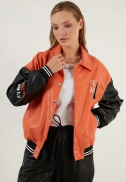 LELA Loose Fit - Imitatieleren Jas - Orange -Stijl Verkoop 3a2d8fd85ff44812b45d0098efa8b41a