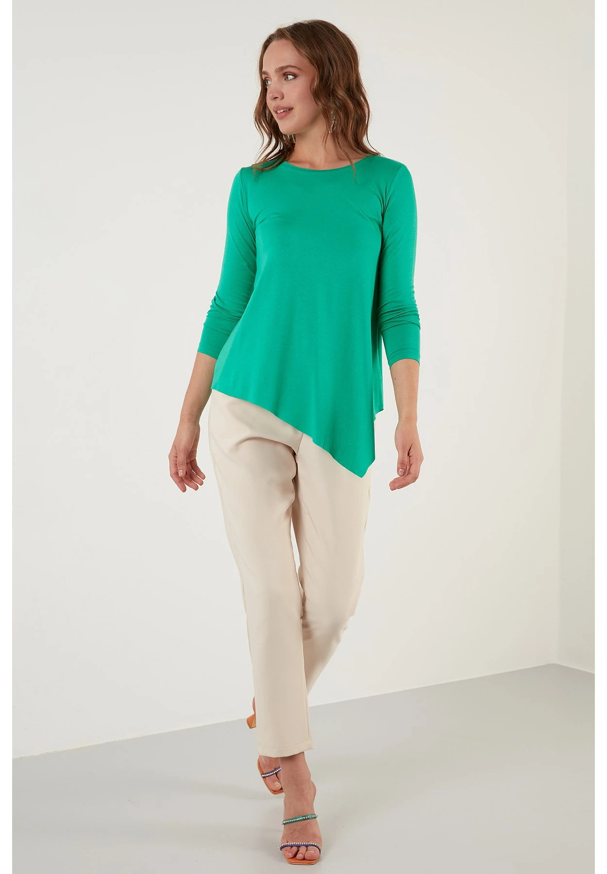 LELA Slim Fit - Longsleeve - Benetton Color 4 LELA Slim Fit - Longsleeve - Benetton Color - Afbeelding 2