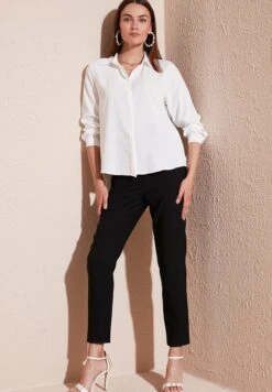 LELA Overhemdblouse - Ecru 14 LELA Overhemdblouse - Ecru -Stijl Verkoop 42bd1e9e68c843b9b450a87cc786db01