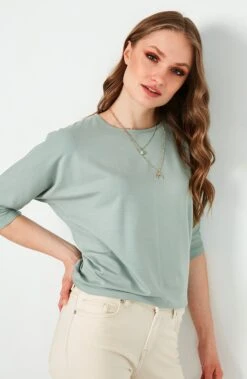 LELA Crew Neck- Longsleeve - Almond Green -Stijl Verkoop 4b3075c94ce94202aa27c943d5518ee2