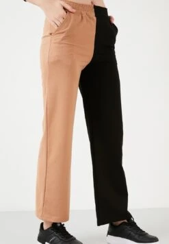 LELA Regular Fit - Trainingsbroek - Biscuit Color/Black -Stijl Verkoop 544cede55e01410a85855487d69c4174