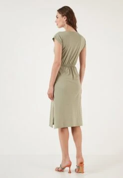 LELA Short Sleeve Midi - Jurk - Olive -Stijl Verkoop 5fce0037f7d5456695495d0bc2d86036