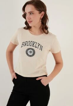 LELA T-Shirt Print - Stone -Stijl Verkoop 62596163e5a64c39a4ade03f61f532b4