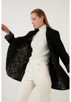 LELA Halflange Jas - Black 13 LELA Halflange Jas - Black -Stijl Verkoop 6d09b0134954465e9dcf15bc381977da