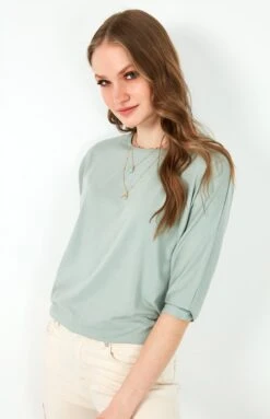 LELA Crew Neck- Longsleeve - Almond Green -Stijl Verkoop 7a7c14c8192845b1962f934e75926039