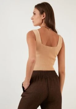 LELA Slim Fit - Top - Biscuit -Stijl Verkoop 7b5c7bf586404da5a45d609a09aa79bb