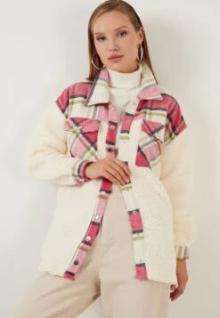 LELA Halflange Jas - Fuchsia -Stijl Verkoop 8b0eab5246bf44a7a6c951149c773e21