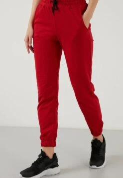 LELA Slim Fit - Trainingsbroek - Red -Stijl Verkoop 941f1ab7945a4fdc8dd45bde81ea7bf7