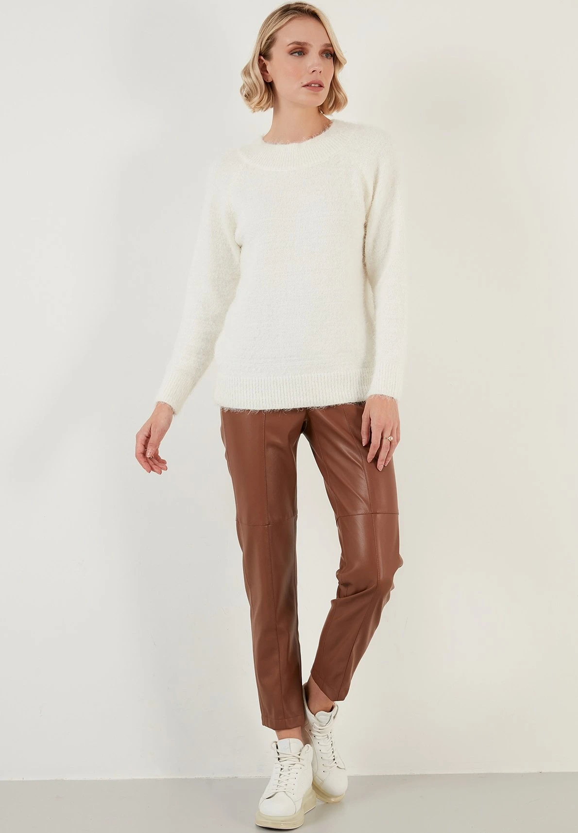 LELA Regular Fit - Trui - Ecru 4 LELA Regular Fit - Trui - Ecru - Afbeelding 2