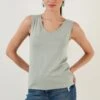 LELA Regular Fit - Top - Almond Green -Stijl Verkoop a1513d553fc44118a2a907df31e79596
