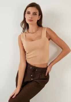 LELA Slim Fit - Top - Biscuit -Stijl Verkoop a5a6142796484e5690278af95dd1c04e