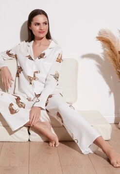 LELA Set - Pyjama - White 14 LELA Set - Pyjama - White -Stijl Verkoop a8ac254ddcbe4248a3c7d44b8a308041