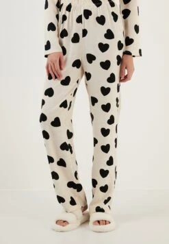 LELA Set - Pyjama - Beige 11 LELA Set - Pyjama - Beige -Stijl Verkoop aad7e7d9dac944159069dc45939f9a88