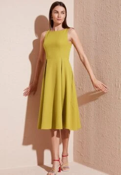 LELA Crew Neck Pleated Midi - Cocktailjurk - Olive 14 LELA Crew Neck Pleated Midi - Cocktailjurk - Olive -Stijl Verkoop b2a08fb02b554b56b36b6479c2ee9bf8