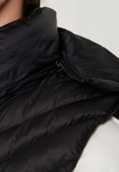 LELA Regular Fit - Bodywarmer - Black -Stijl Verkoop c444de84b3ba445dbf8304d3ef0a6411