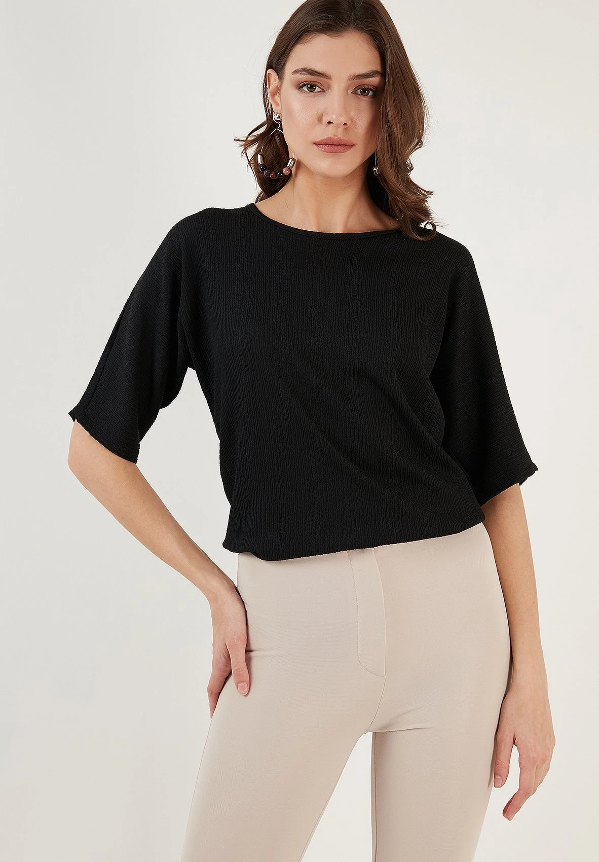 LELA Regular Fit - T-Shirt Basic - Black 6 LELA Regular Fit - T-Shirt Basic - Black - Afbeelding 4