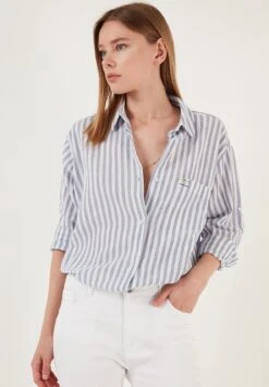 LELA Loose Fit - Overhemdblouse - Light Blue -Stijl Verkoop cd0428b625214a6fba95f7bb51ea3671