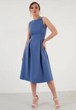 LELA Crew Neck Pleated Midi - Cocktailjurk - Indigo 8 LELA Crew Neck Pleated Midi - Cocktailjurk - Indigo -Stijl Verkoop d3dc9593b1df4c7cbf358112bee42558