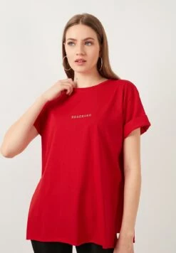 LELA Slim Fit - T-Shirt Print - Red
