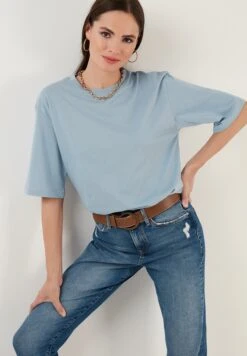 LELA Loose Fit - T-Shirt Basic - Baby Blue -Stijl Verkoop d5ea2da13d9f4f2d851bd97edd4962cd