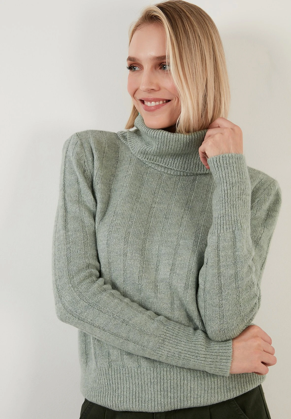 LELA Regular Fit - Trui - Almond Green 6 LELA Regular Fit - Trui - Almond Green - Afbeelding 4