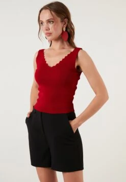LELA Regular Fit - Top - Red -Stijl Verkoop de0395af76be4a14baedabc937224f09