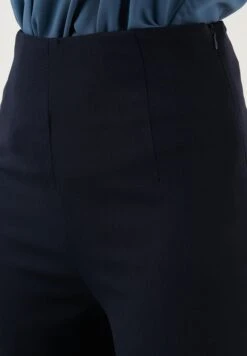 LELA Broek - Dark Blue 13 LELA Broek - Dark Blue -Stijl Verkoop e802e0f282884b0ea9ad88ac082941a6