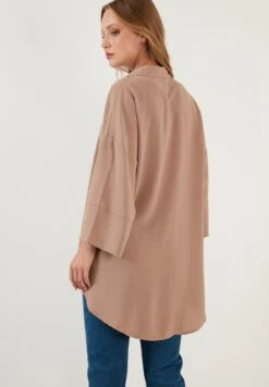 LELA Overhemdblouse - Mink 10 LELA Overhemdblouse - Mink -Stijl Verkoop ea8499a30cca46bca060895e08fa1d90