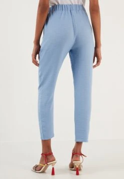 LELA Regular Fit - Broek - Baby Blue -Stijl Verkoop ec8a9a3d03114f3292c3ba8f0fe1a0c3