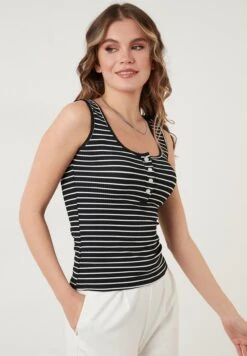 LELA Top - Black -Stijl Verkoop f3d37bbce1944f87aabf1aa556879771