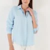 LELA Overhemdblouse - Baby Blue -Stijl Verkoop f6635a4b14ae42db8bf933b632c569cc