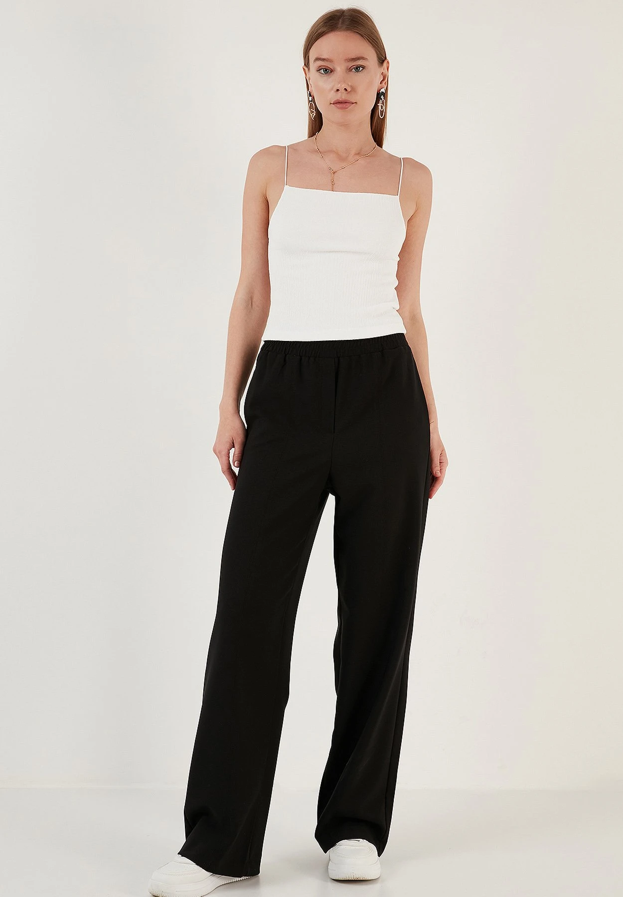 LELA Slim Fit - Top - White 4 LELA Slim Fit - Top - White - Afbeelding 2